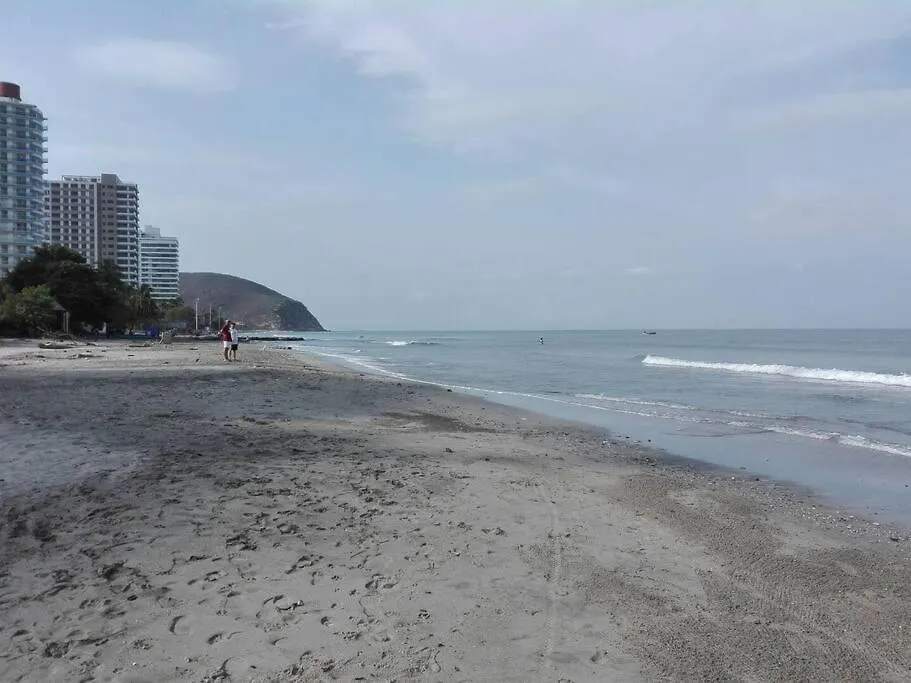 Hermoso apartamento con ingreso directo a la playa Santa Marta   Santa Marta (Magdalena)
