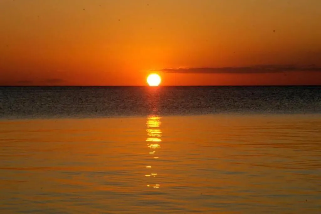 Hermoso Apartamento Con Ingreso Directo A La Playa contacts
